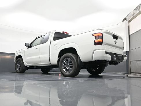 Certified 2025 Nissan Frontier SV AWD/4WD image 24