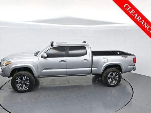 Used 2016 Toyota Tacoma TRD Sport image 55