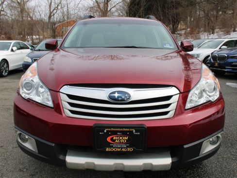 Used 2011 Subaru Outback 3.6R Limited image 3