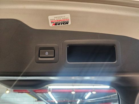 Used 2024 MAZDA MAZDA3 s image 22