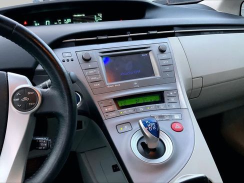 Used 2015 Toyota Prius Four FWD image 6