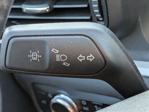 Used 2023 Ford Explorer XLT RWD image 16