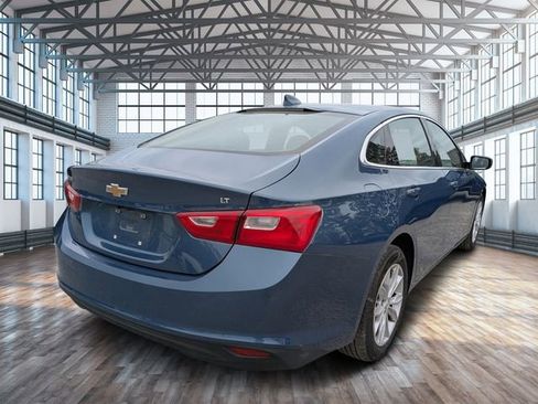 Used 2025 Chevrolet Malibu LT image 4