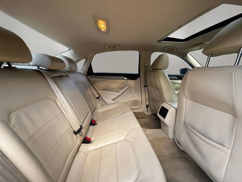 Used 2014 Volkswagen Passat 1.8T SE FWD image 18