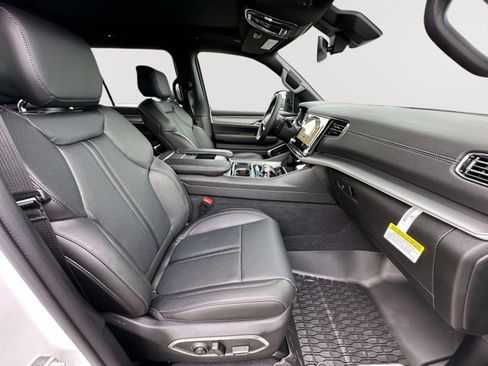 New 2026 Jeep Grand Wagoneer 4WD image 21