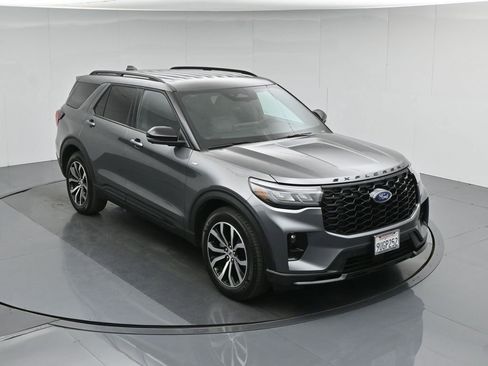 Used 2025 Ford Explorer ST-Line RWD image 44
