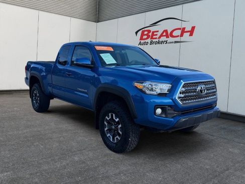 Used 2016 Toyota Tacoma TRD Off-Road image 7