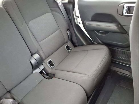 Used 2023 Jeep Gladiator Overland AWD/4WD image 19