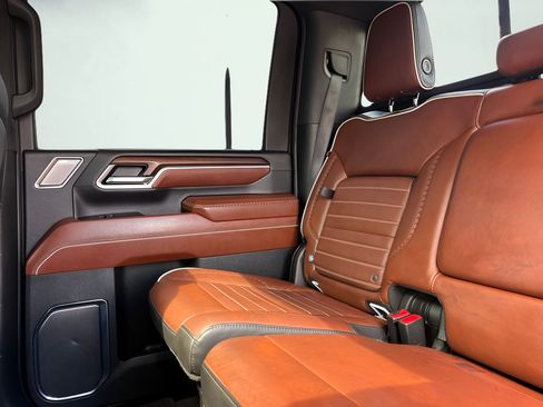 Used 2024 GMC Sierra 3500 Denali Ultimate AWD/4WD image 21