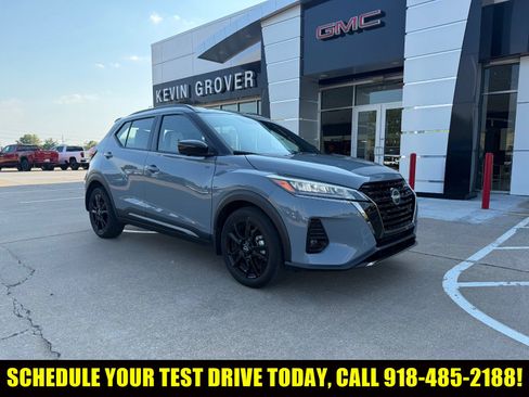 Used 2024 Nissan Kicks SR w/ SR Premium Package image 1