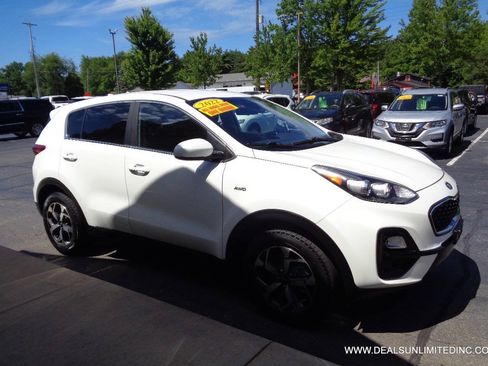 Used 2022 Kia Sportage LX AWD/4WD image 2