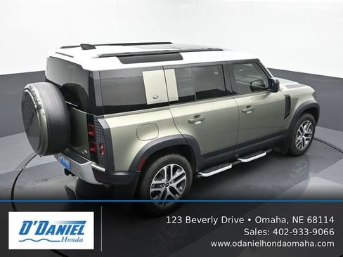 Used 2020 Land Rover Defender 110 HSE AWD/4WD image 18