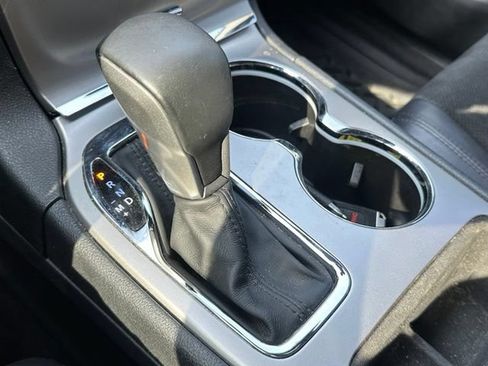 Used 2019 Jeep Grand Cherokee Altitude AWD/4WD image 12