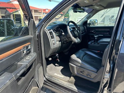 Used 2016 RAM 1500 Laramie w/ Convenience Group AWD/4WD image 5