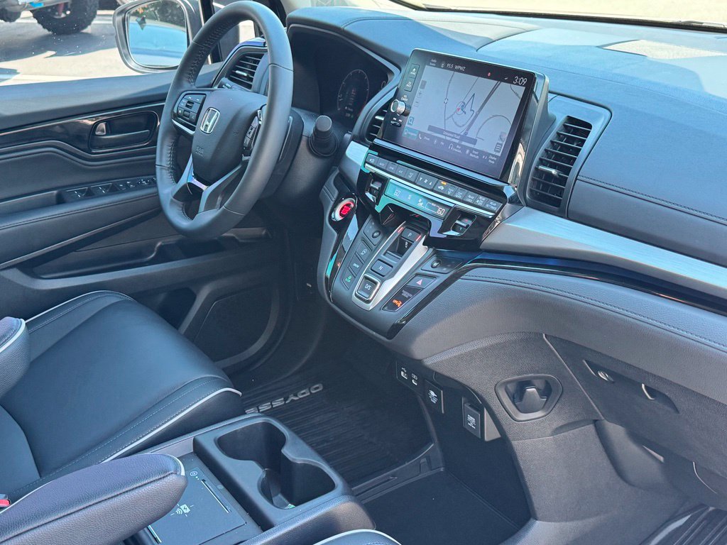 Used 2026 Honda Odyssey Touring image 11