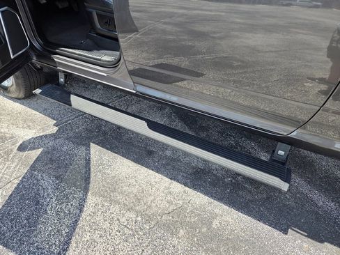 Used 2024 RAM 2500 Laramie AWD/4WD image 23