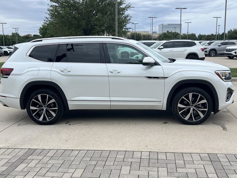 Certified 2025 Volkswagen Atlas SEL Premium R-Line AWD/4WD image 11