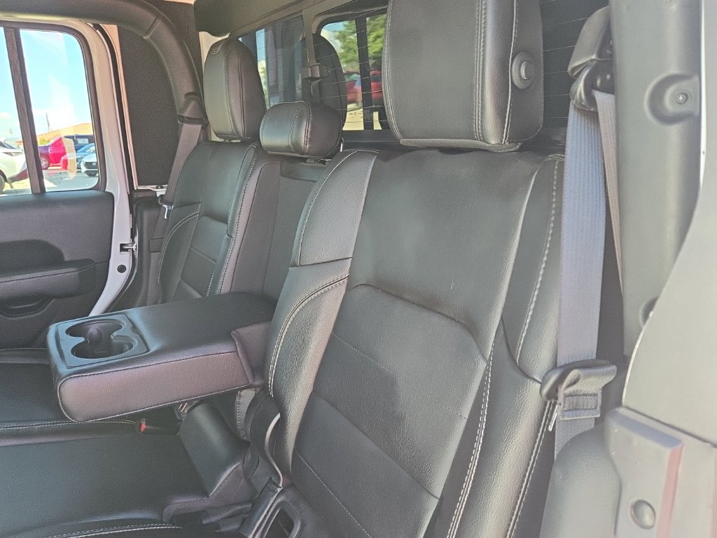 Used 2020 Jeep Gladiator Overland AWD/4WD image 14
