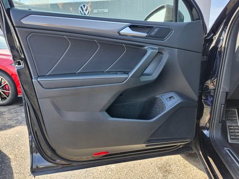Certified 2024 Volkswagen Tiguan SE R-Line AWD/4WD image 11