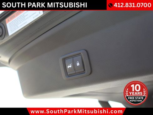 Used 2025 Mitsubishi Outlander AWD image 31