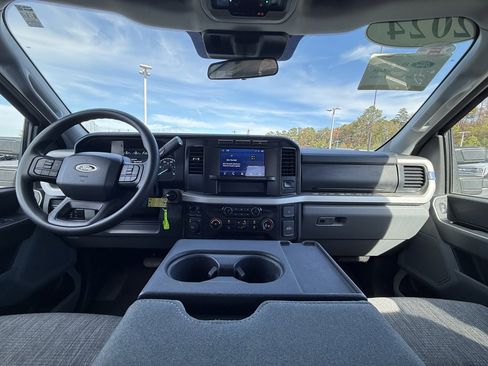 Used 2024 Ford F250 XLT image 30