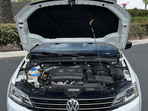 Used 2016 Volkswagen Jetta Sport w/ Lighting Package image 22