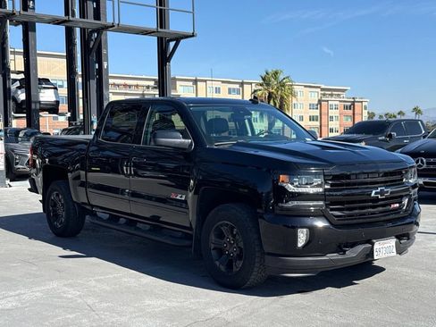 Used 2017 Chevrolet Silverado 1500 LTZ Z71 w/ LTZ Plus Package AWD/4WD image 3