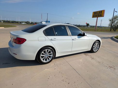 Used 2018 BMW 320i Sedan w/ Convenience Package image 2