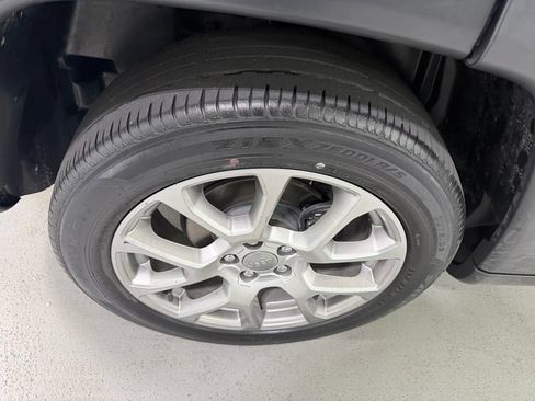 Used 2022 Jeep Compass Latitude AWD/4WD image 6