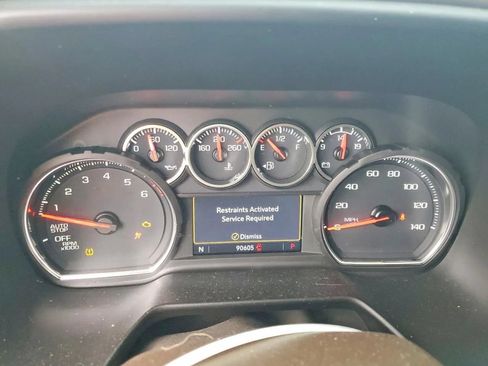 Used 2021 Chevrolet Suburban LT w/ LT Signature Package RWD image 9