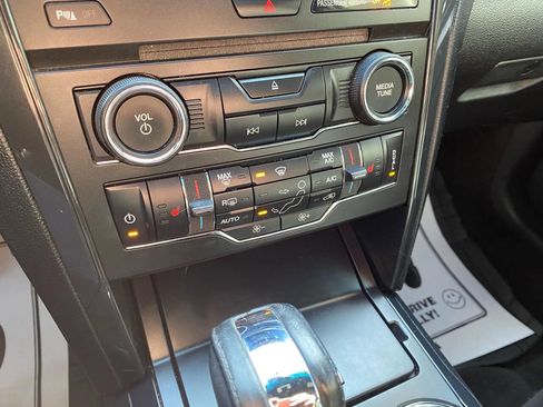 Used 2016 Ford Explorer XLT w/ Equipment Group 202A image 19