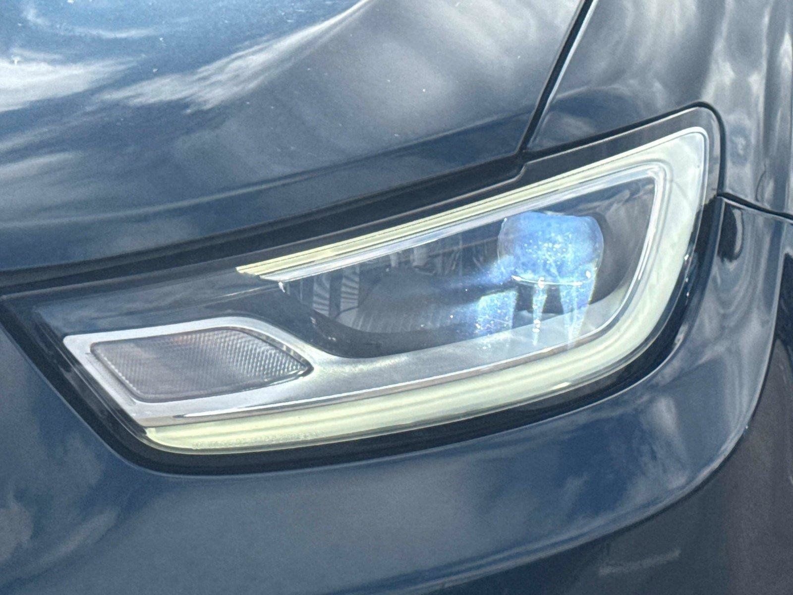 Used 2023 Chrysler Pacifica Touring-L FWD image 10
