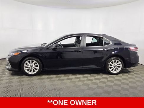 Used 2024 Toyota Camry LE w/ Convenience Package image 5