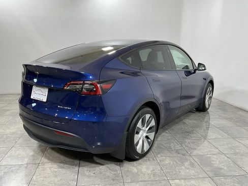 Used 2024 Tesla Model Y Long Range image 7