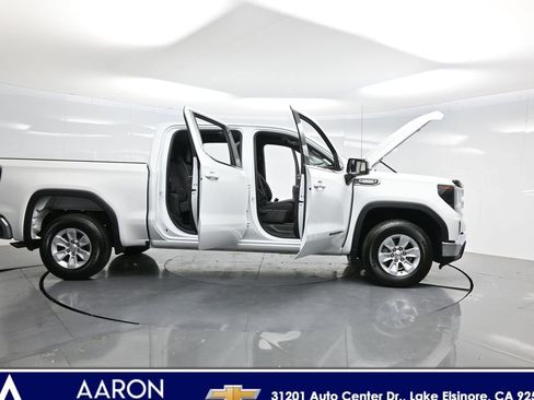 Used 2024 GMC Sierra 1500 SLE RWD image 3