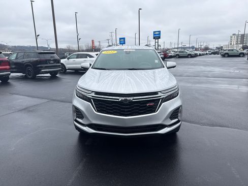 Used 2022 Chevrolet Equinox RS w/ Infotainment Package image 8