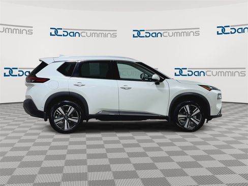Used 2023 Nissan Rogue SL w/ SL Premium Package image 2
