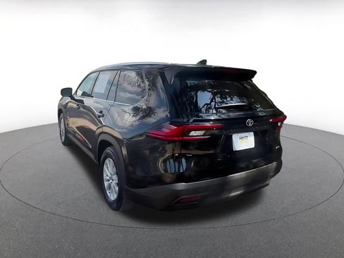 Used 2025 Toyota Grand Highlander FWD image 11