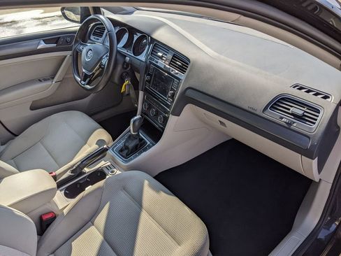 Used 2018 Volkswagen Golf S image 20