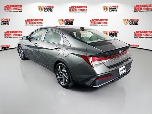Certified 2025 Hyundai Elantra Sport FWD image 2