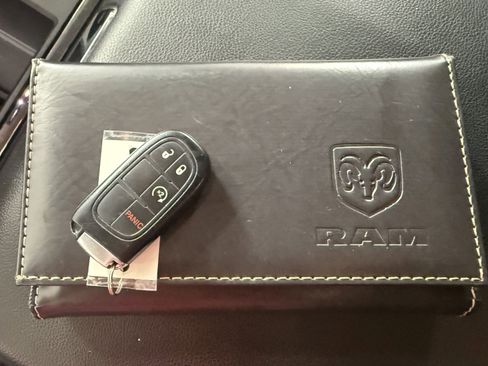 Used 2014 RAM 1500 Laramie w/ Convenience Group image 20