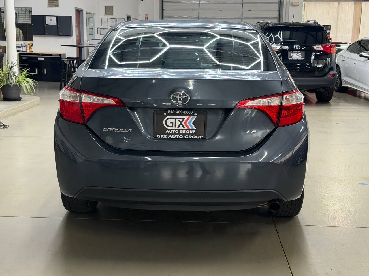 Used 2016 Toyota Corolla LE FWD image 3