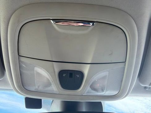 Used 2021 Jeep Cherokee Latitude Plus FWD image 32
