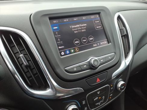 Used 2020 Chevrolet Equinox LT image 16