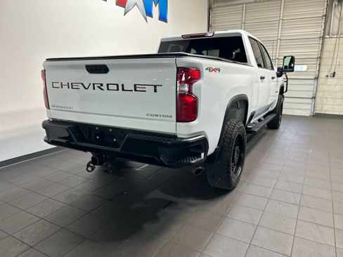 Used 2023 Chevrolet Silverado 2500 Custom w/ Custom Value Package AWD/4WD image 4