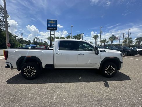 Used 2024 GMC Sierra 2500 Denali Ultimate AWD/4WD image 17