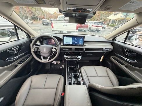 New 2026 Lincoln Corsair Premiere image 10