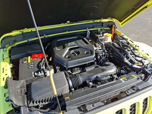 Used 2023 Jeep Wrangler Sahara w/ Cold Weather Group image 28