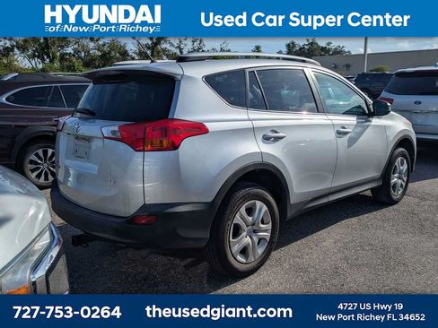 Used 2014 Toyota RAV4 LE FWD image 2
