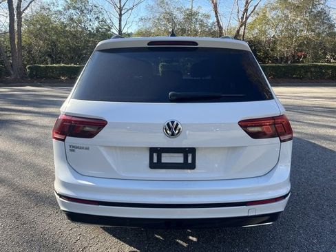 Used 2020 Volkswagen Tiguan SE R-Line image 8